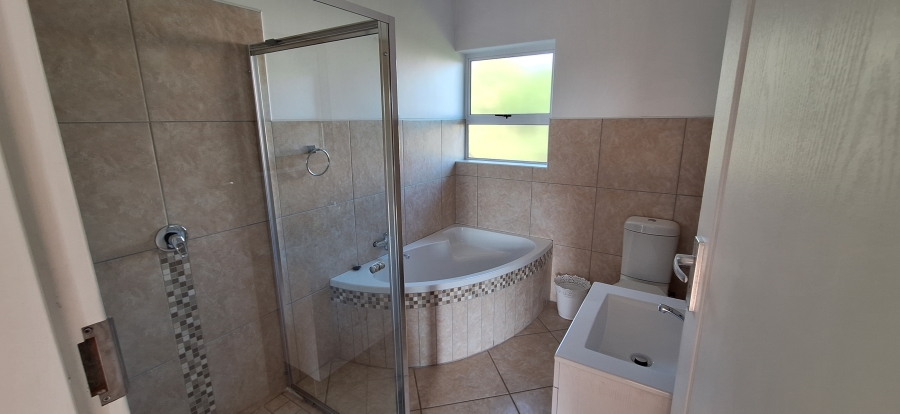 4 Bedroom Property for Sale in Boknesstrand Eastern Cape